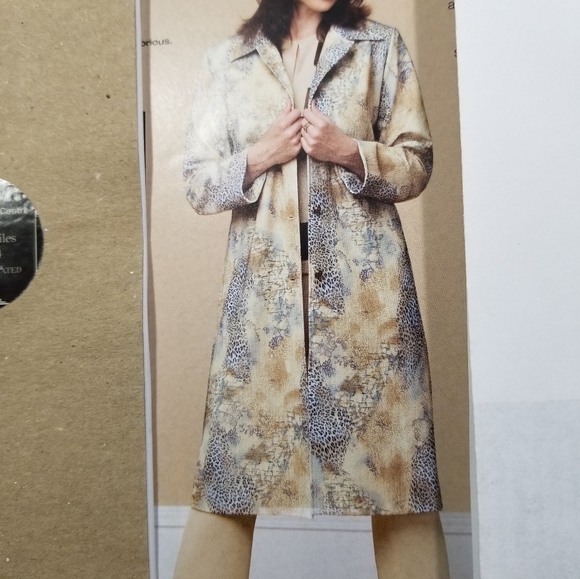 Weekenders Coat, Lightweight "Statement" Coat - Picture 4 of 4